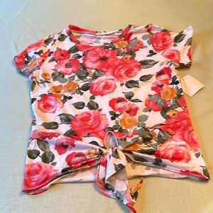 NWT free kisses floral tie top